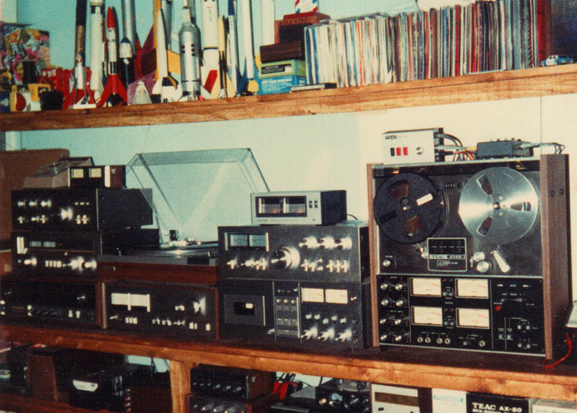 a 1970's teenager's bedroom - vintage stereo equipment