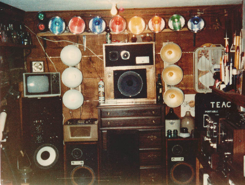 a 1970's teenager's bedroom - vintage stereo equipment